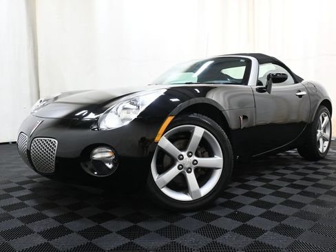 Used 2008 Pontiac Solstice Convertible w/ Preferred Package RWD image 9