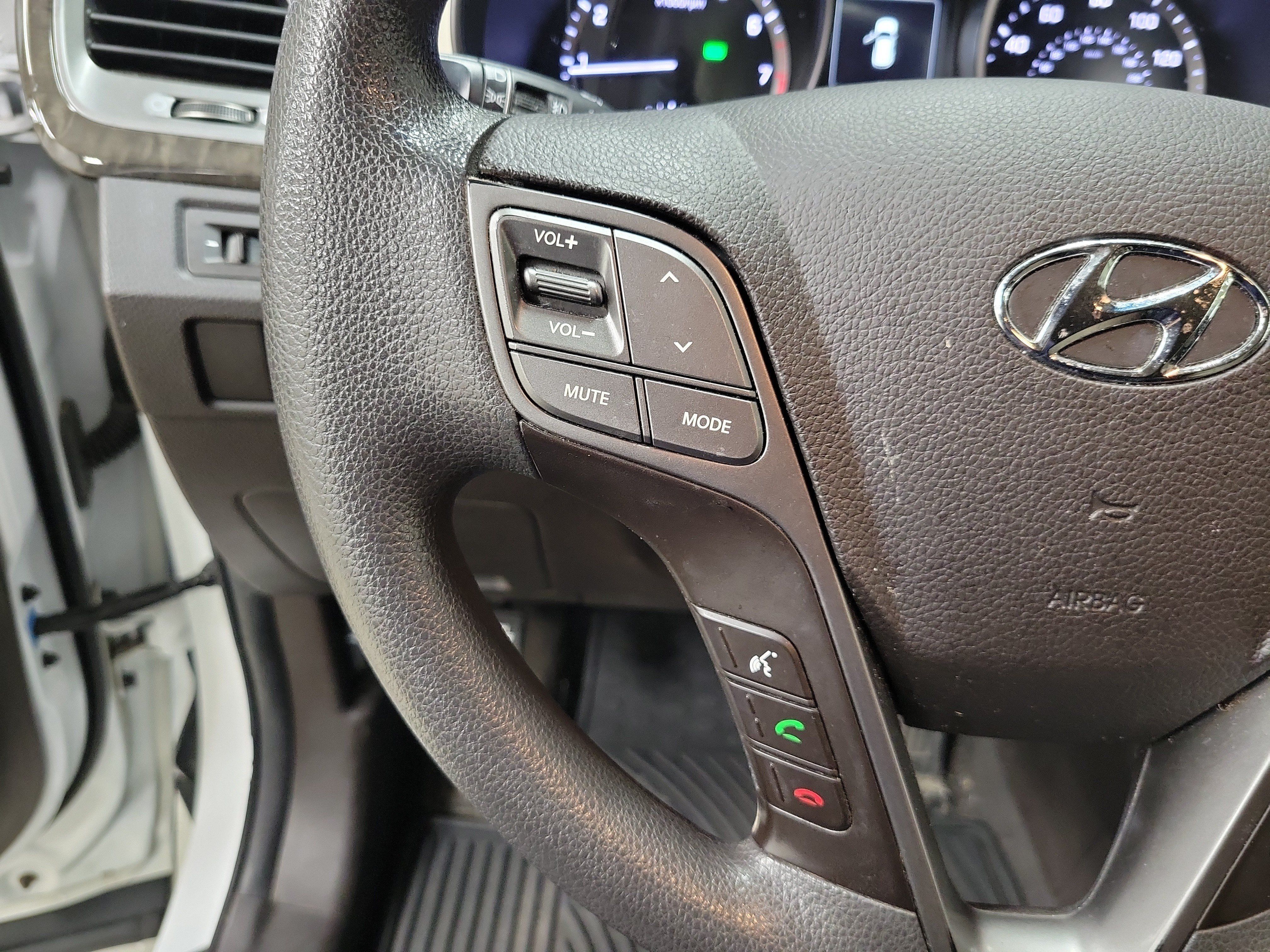 Used 2017 Hyundai Santa Fe Sport w/ 2.4L Value Package 06 FWD image 24