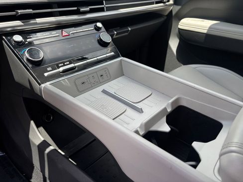 Used 2024 Hyundai Santa Fe SEL FWD image 43