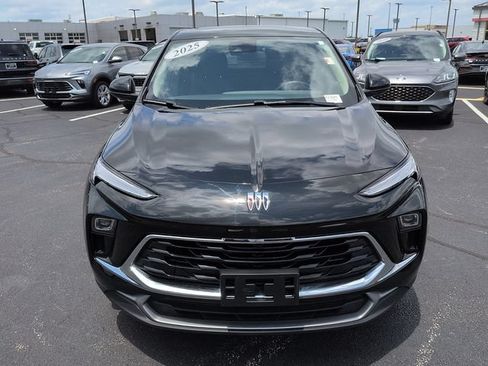 Used 2025 Buick Encore GX Preferred AWD/4WD image 2