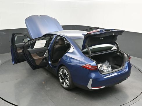 New 2027 BMW 530i RWD image 54