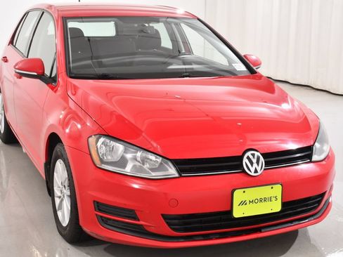 Used 2017 Volkswagen Golf S FWD image 4