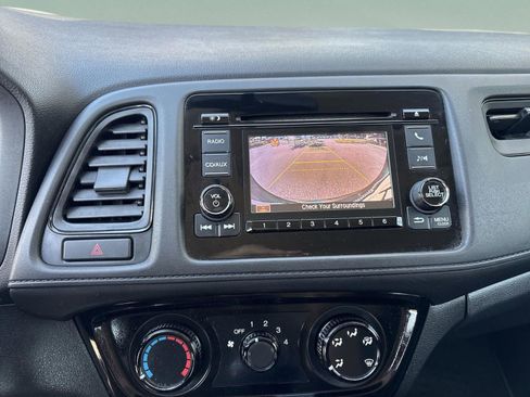 Used 2016 Honda HR-V LX image 29