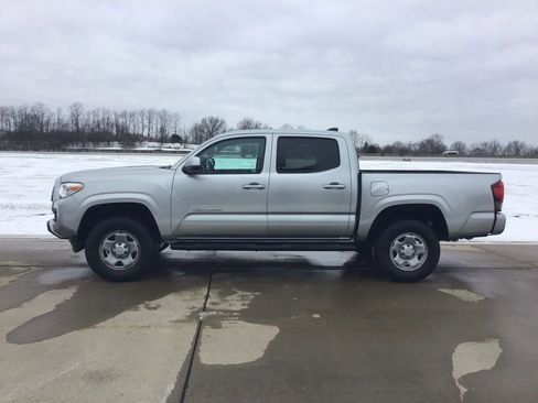 Used 2023 Toyota Tacoma SR image 7