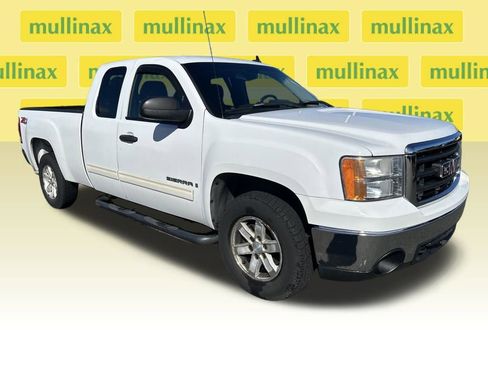 Used 2007 GMC Sierra 1500 SLE w/ SLE1 Preferred Package image 1