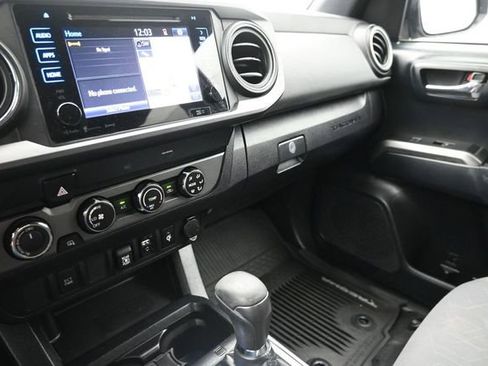 Used 2019 Toyota Tacoma TRD Sport AWD/4WD image 29