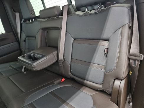 Used 2023 GMC Sierra 2500 Denali w/ Denali Ultimate Package image 19
