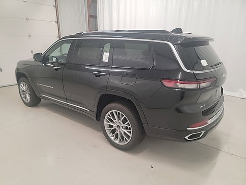 New 2025 Jeep Grand Cherokee L Summit image 3