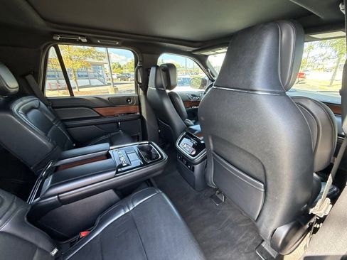 Used 2020 Lincoln Navigator Reserve image 39