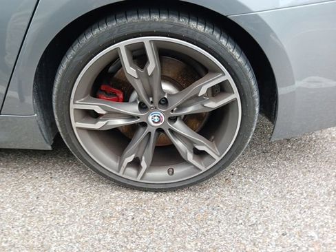 Used 2023 BMW M550i xDrive w/ Executive Package AWD/4WD image 9