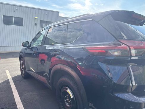 Certified 2025 Nissan Rogue SL w/ Tech Package AWD/4WD image 3