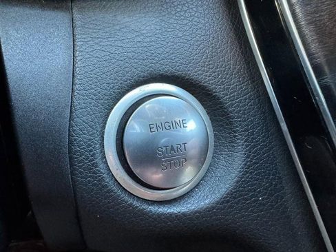 Used 2015 Mercedes-Benz C 300 4MATIC Sedan image 24