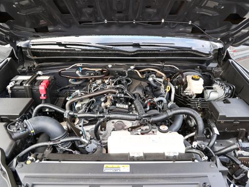 Certified 2025 Toyota Tacoma SR5 w/ SR5 Upgrade Package image 18