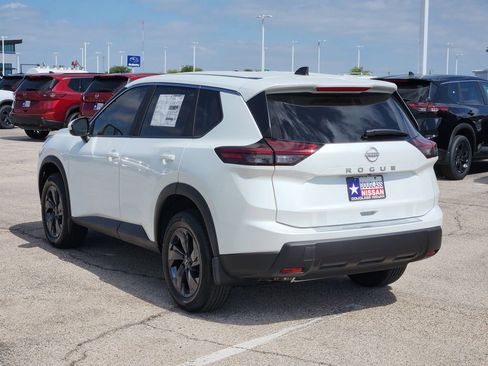 New 2026 Nissan Rogue SV FWD image 4