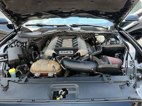 Used 2015 Ford Mustang GT RWD image 9