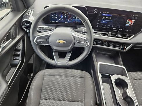 Used 2025 Chevrolet Equinox LT image 26