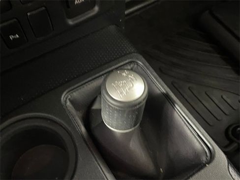 Used 2014 Toyota FJ Cruiser Base image 9