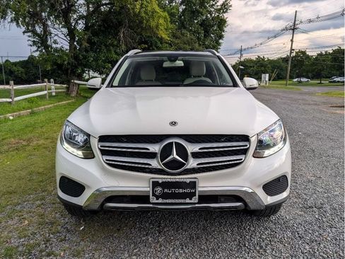 Used 2018 Mercedes-Benz GLC 300 4MATIC image 2