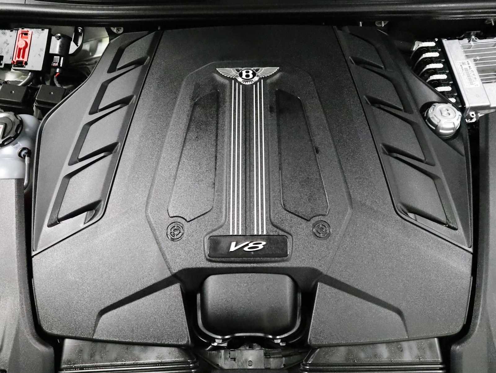 Used 2024 Bentley Bentayga AWD/4WD image 40