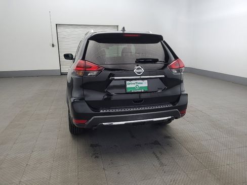 Used 2018 Nissan Rogue SV image 6