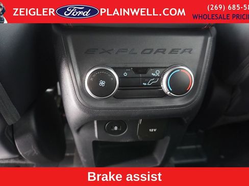 Used 2025 Ford Explorer ST-Line w/ ST-Line Street Pack image 14
