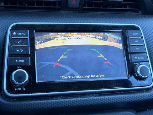 Used 2021 Nissan Kicks S image 3