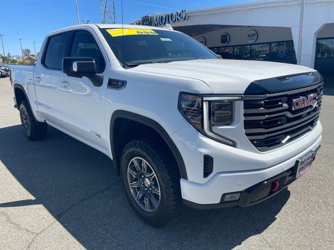 Used 2025 GMC Sierra 1500 AT4 AWD/4WD image 3