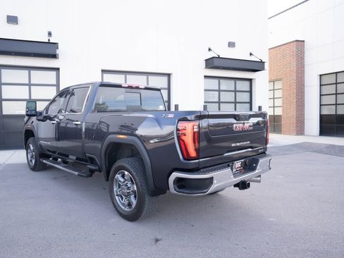 Used 2025 GMC Sierra 3500 SLT w/ SLT Premium Package AWD/4WD image 6