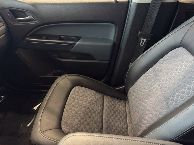 Used 2018 Chevrolet Colorado Z71 AWD/4WD image 22