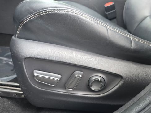 Used 2019 Toyota RAV4 XLE Premium image 12