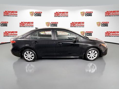 Used 2022 Toyota Corolla LE FWD image 15