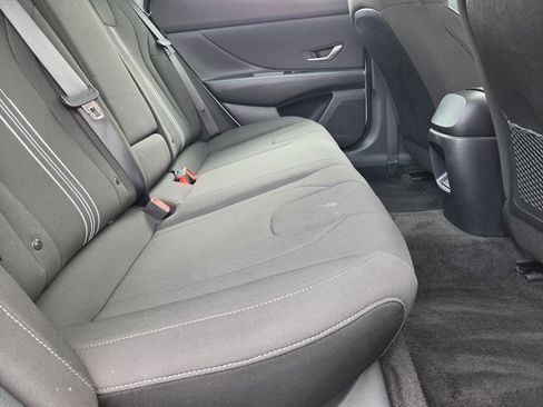 Used 2025 Hyundai Elantra SEL FWD image 30
