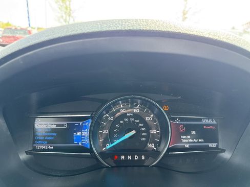 Used 2017 Ford Explorer XLT w/ Equipment Group 202A AWD/4WD image 20