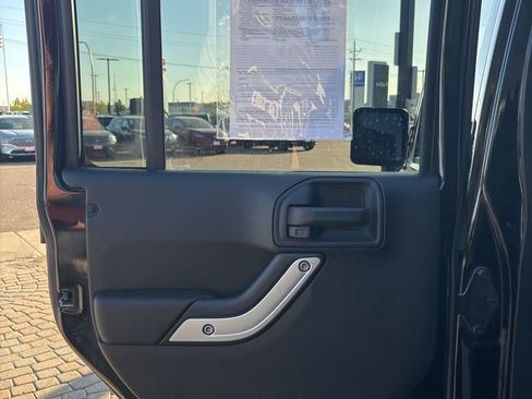 Used 2017 Jeep Wrangler Unlimited Sahara w/ Connectivity Group image 22