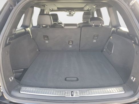 Used 2023 Jeep Grand Cherokee Overland w/ Luxury Tech Group IV RWD image 9