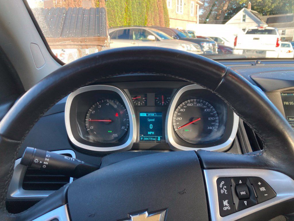 Used 2017 Chevrolet Equinox LT AWD/4WD image 12
