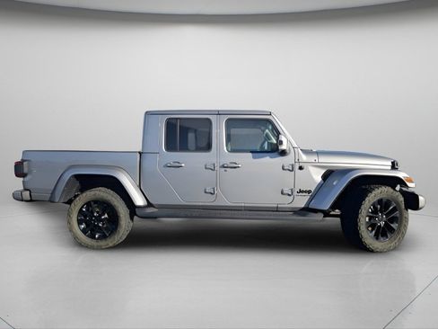 Used 2021 Jeep Gladiator Overland image 10