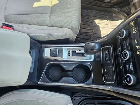 Used 2019 Subaru Ascent Premium image 11