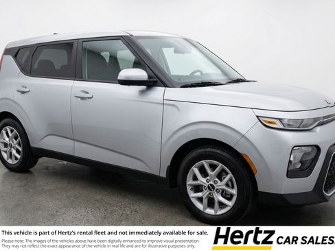 Used 2025 Kia Soul LX w/ LX Technology Package FWD image 1