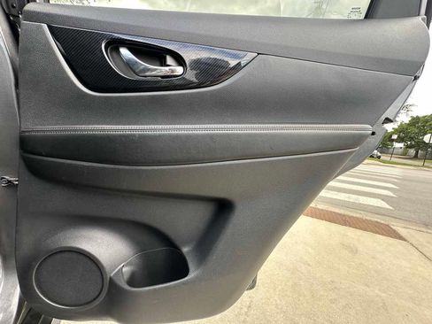 Used 2020 Nissan Rogue SL image 24