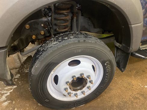 Used 2019 Ford F550 2WD Regular Cab Super Duty image 19