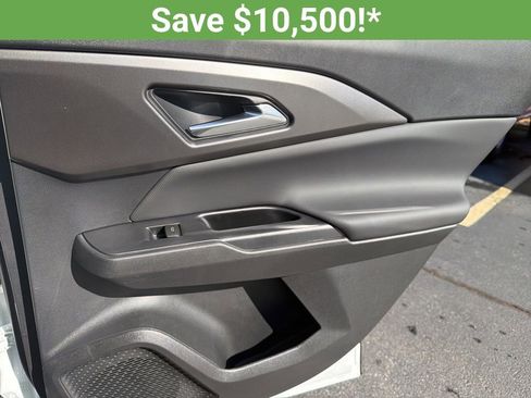 New 2026 Chevrolet Equinox EV LT image 34