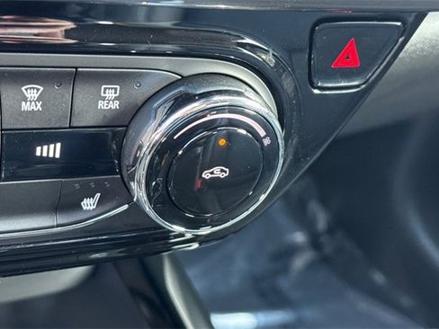 Used 2025 Chevrolet Trax ACTIV w/ Driver Confidence Package image 30