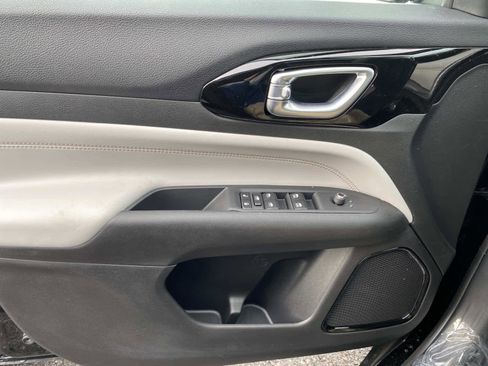 New 2026 Jeep Compass Limited image 15