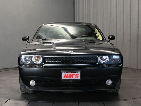 Used 2010 Dodge Challenger R/T RWD image 2