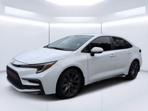 Used 2025 Toyota Corolla SE FWD image 7