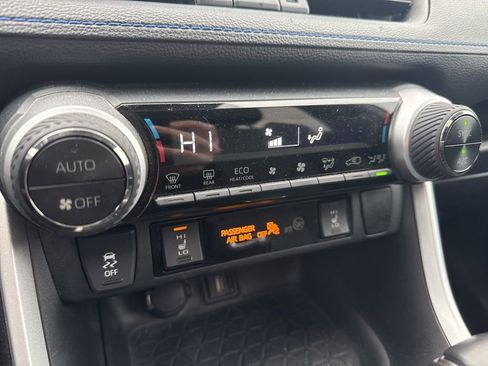 Used 2020 Toyota RAV4 XSE image 18