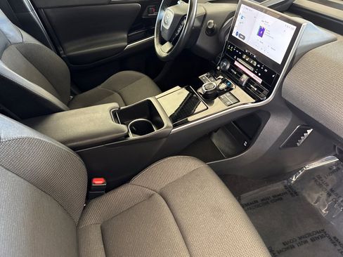 Used 2024 Toyota bZ4X XLE w/ Weather Package FWD image 18