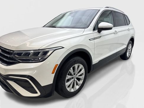 Used 2023 Volkswagen Tiguan SE AWD/4WD image 11