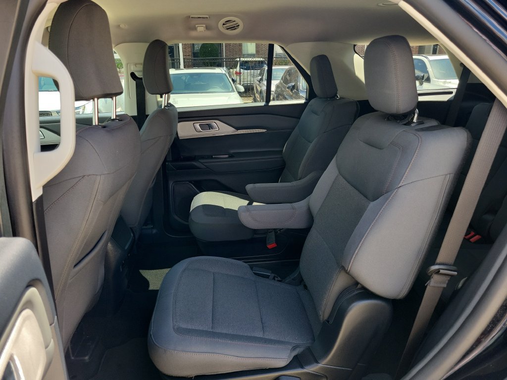 Used 2026 Ford Explorer Active AWD/4WD image 4